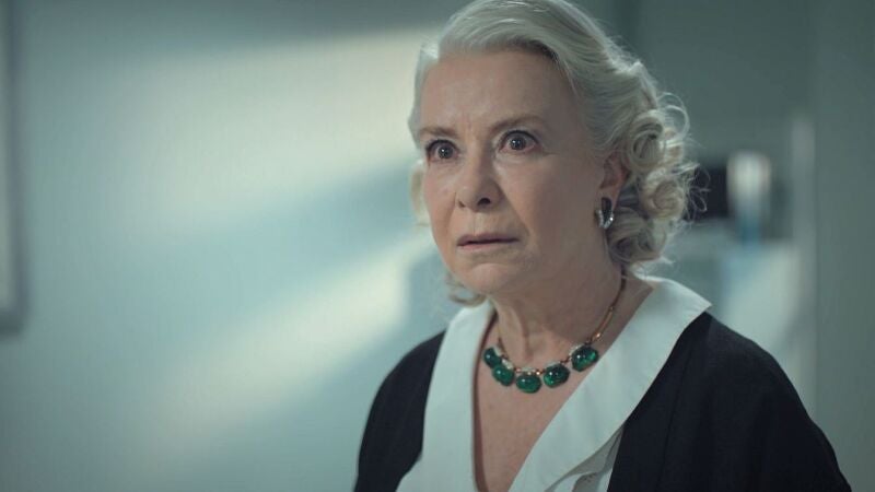 Adem le desvela a Esma su secreto que puede terminar con los Boran para siempre