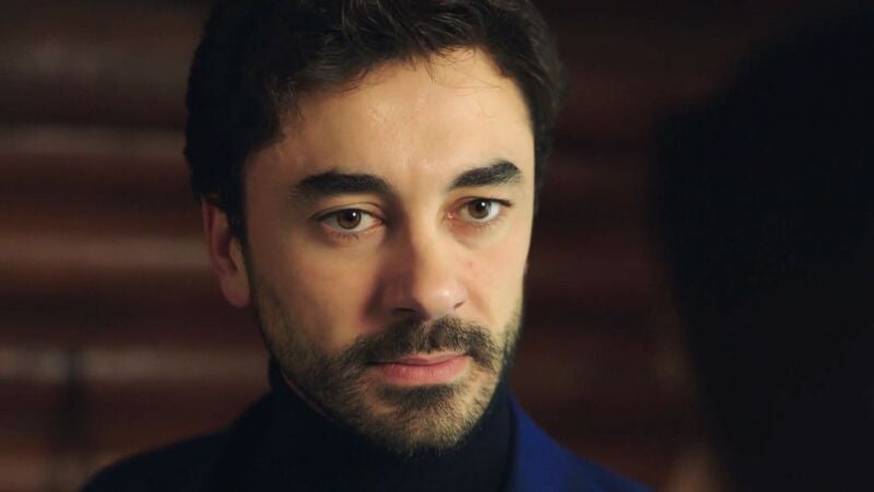 Ferit se ha llevado a Ayse de la casa de su abuelo por las bravas y ahora se enfrenta a las consecuencias