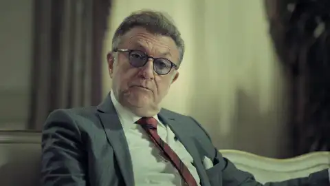 ¿Qué comunica el abogado de Adem a Esma que deja a la matriarca tan preocupada? ¿Qué comunica el abogado de Adem a Esma que deja a la matriarca tan preocupada?