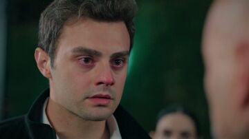 Ömer reniega de Ahmet tras descubrir la verdad: "Este hombre no es mi padre"
