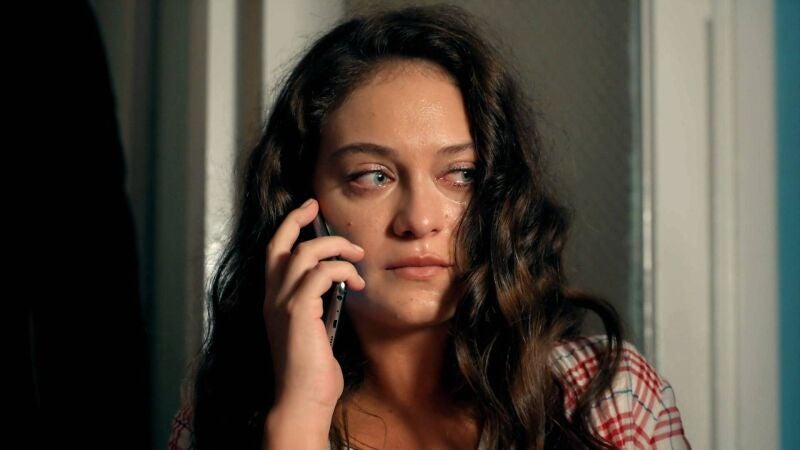 ¿Qué ha ocurrido con Çilem, la única hermana de Ipek que no acude a su llamada?