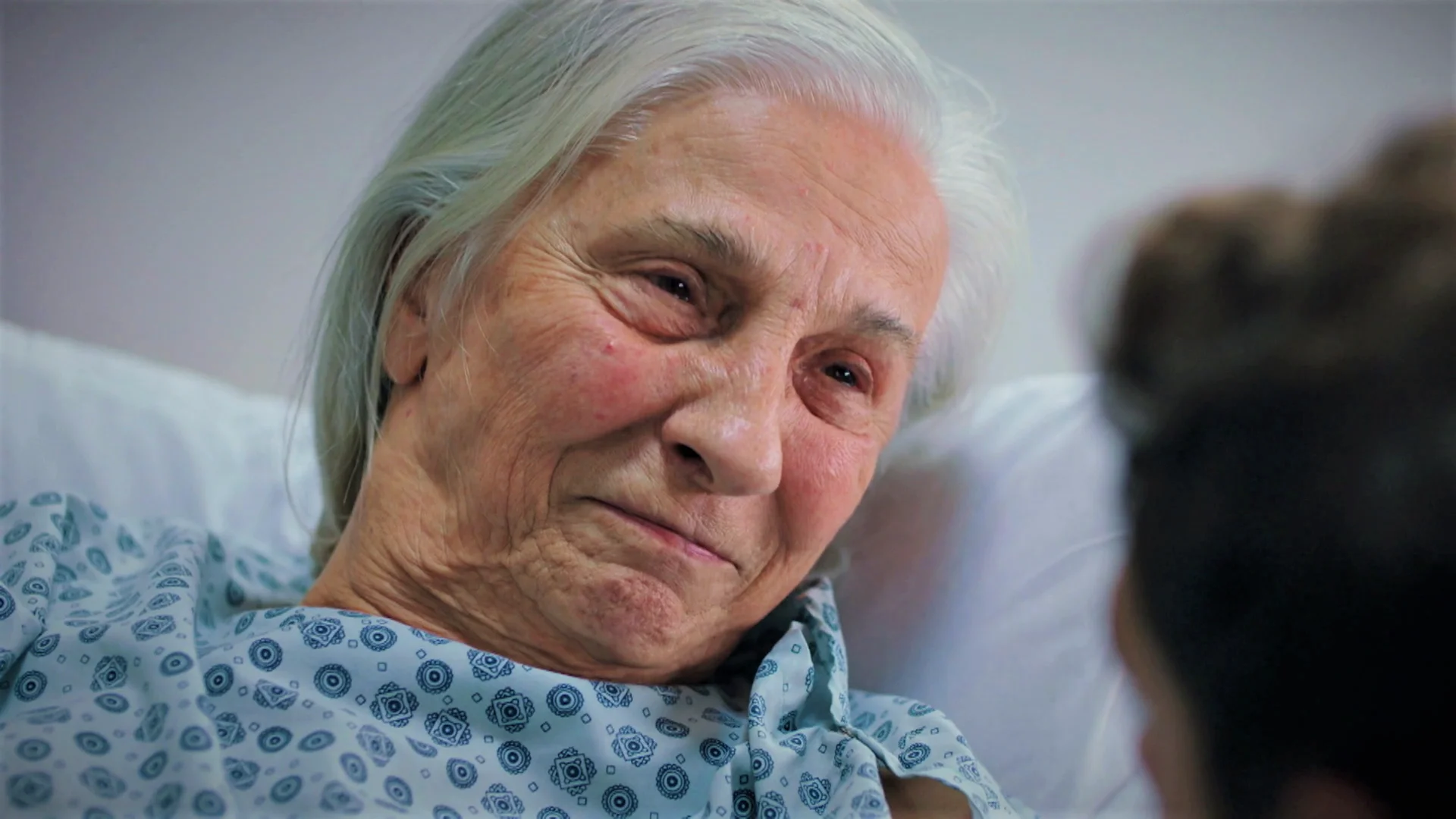 La petici&oacute;n de la se&ntilde;ora Sevgi tras reencontrase con &Ouml;mer: "Prom&eacute;teme que tu padre y t&uacute; llegar&eacute;is a quereros&rdquo;