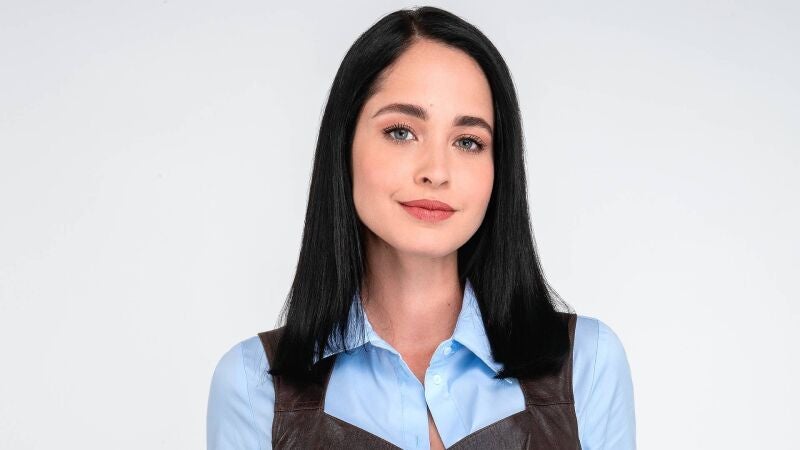 Julieta es la prometida de Juan y la gran rival de Sara