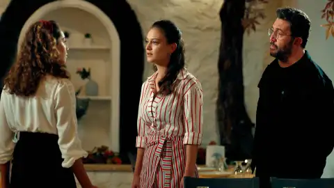 Azra y Çilem Hermanas