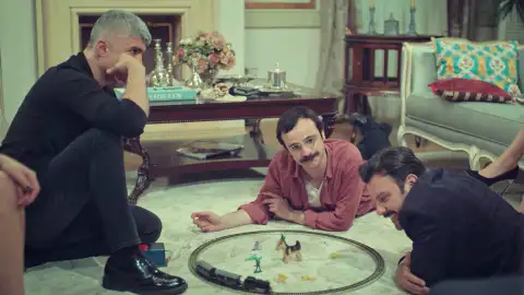 La nostalgia y los recuerdos llenan de emoción a los Boran al abrir Esma el baúl de recuerdos familiares La nostalgia y los recuerdos llenan de emoción a los Boran al abrir Esma el baúl de recuerdos familiares