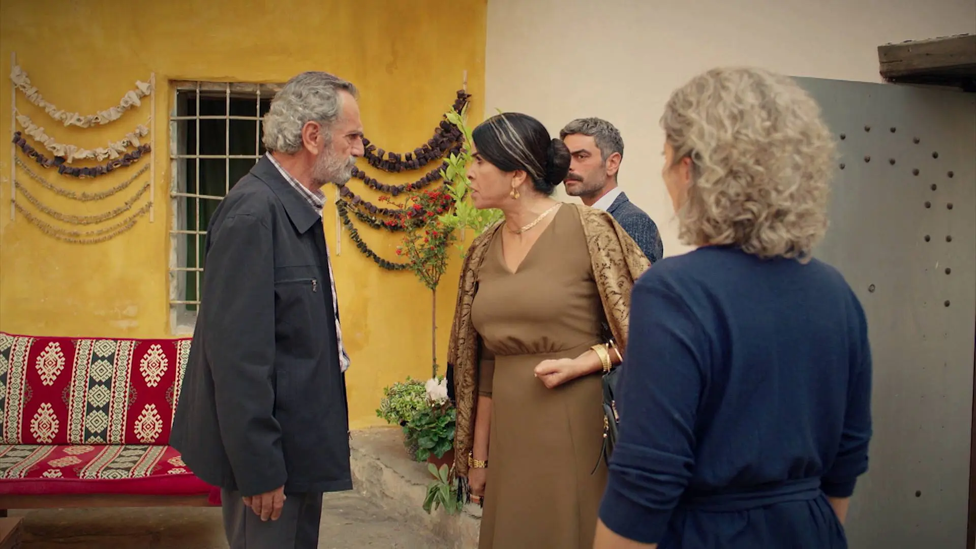 La grave acusación de Kevsa a Bedir: "Müslüm ha raptado a mi hija Nefise" La grave acusación de Kevsa a Bedir: "Müslüm ha raptado a mi hija Nefise"