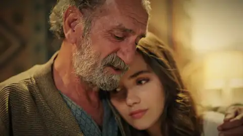Bedir se sincera con su hija Zülüm: "Soy inocente, yo no maté a Ahmet Bedir se sincera con su hija Zülüm: "Soy inocente, yo no maté a Ahmet