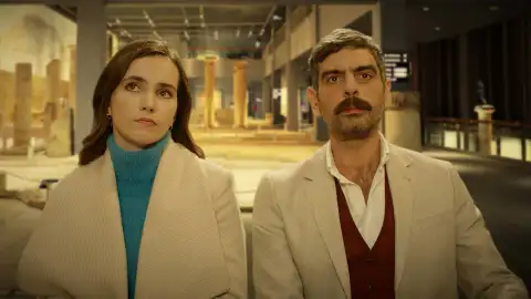Zülüf huye el acoso implacable de Kevsa Zülüf huye el acoso implacable de Kevsa