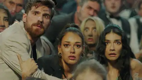 Una gala benéfica que termina en un devastador incendio Una gala benéfica que termina en un devastador incendio