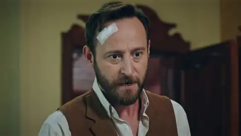 Metin sobrevive al grave accidente de tráfico que sufre y sospecha que Orhan está detrás de todo lo ocurrido Metin sobrevive al grave accidente de tráfico que sufre y sospecha que Orhan está detrás de todo lo ocurrido