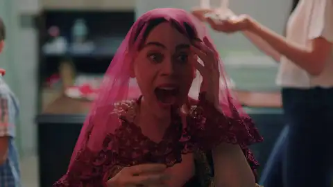 La fiesta sorpresa del compromiso matrimonial entre Cemre y Ozan La fiesta sorpresa del compromiso matrimonial entre Cemre y Ozan