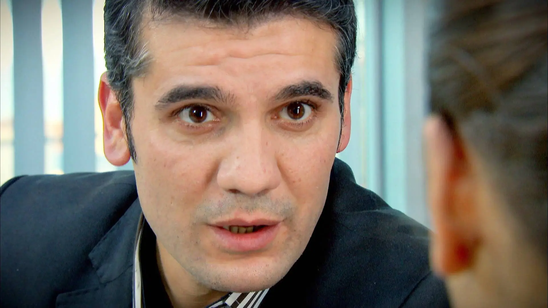 Devra amenaza a Zehra: si no vuelve a casa voluntariamente, Melek y Azad irán a prisión por secuestro Devra amenaza a Zehra: si no vuelve a casa voluntariamente, Melek y Azad irán a prisión por secuestro