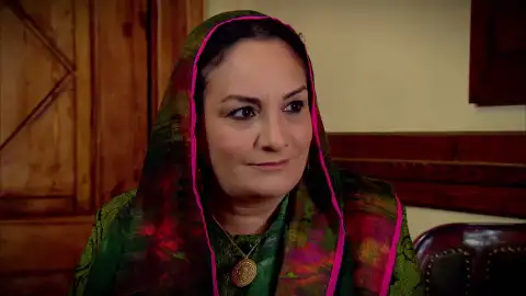 Behiye desea que su hijo Devra se case lo antes posible para adueñarse del imperio familiar Behiye desea que su hijo Devra se case lo antes posible para adueñarse del imperio familiar