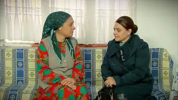 Gülsüm, preocupada por el bienestar de Ferman al saber que la madre de Melek se sincera con su hija sobre Zehra