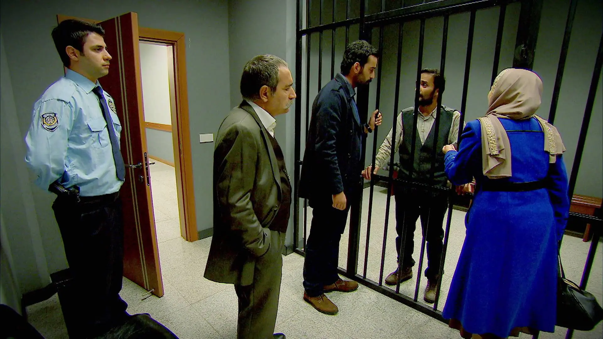 Hassan reaviva en los Kirman la esperanza de que Cemal siga vivo 
