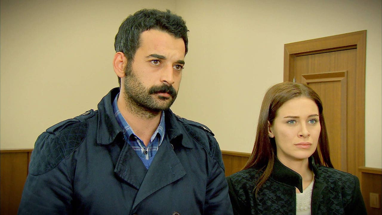 La lucha de Melek y Azad por demostrar que Zehra no es hija de Rashit y ...