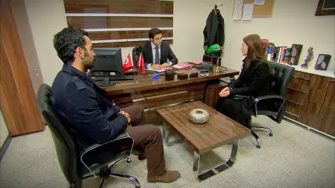 Melek y Azad no pararán hasta demostrar que Zehra es no es hija de los Kara Melek y Azad no pararán hasta demostrar que Zehra es no es hija de los Kara