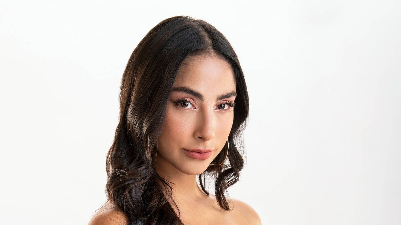 Rebeca Chávez es la hermana de Sofía y su sueño es ser rica y vivir ...