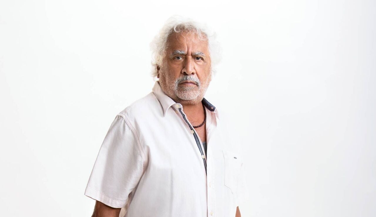 Alfonso Ch&aacute;vez, padre de Sof&iacute;a y Rebeca, es un hombre noble, pero la bebida nubla sus sentidos 