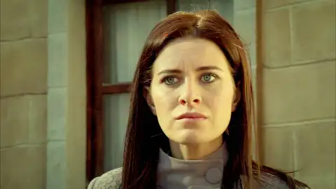 Azad y Melek intentan convencer a Nujin que la boda entre Elif y Ali es un error Azad y Melek intentan convencer a Nujin que la boda entre Elif y Ali es un error