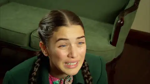 La decisión de Zehra de seguir casada con Ali, no hace que Nujin cambie de opinión La decisión de Zehra de seguir casada con Ali, no hace que Nujin cambie de opinión