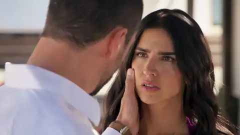 Sofía no quiere seguir engañando a Alejandro y le pide el divorcio Sofía no quiere seguir engañando a Alejandro y le pide el divorcio