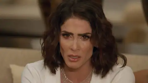 Alejandro rompe el corazón de Isabela al anunciar su boda con Sofía Alejandro rompe el corazón de Isabela al anunciar su boda con Sofía