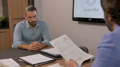 Ernesto cae en la trampa de Eduardo Ernesto cae en la trampa de Eduardo