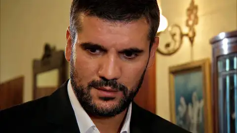 Devra comunica a los Kirman que Azad ha muerto Devra comunica a los Kirman que Azad ha muerto