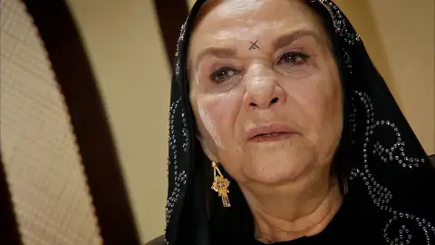 Nujin piensa en su nieto Azad, al que adora Nujin piensa en su nieto Azad, al que adora