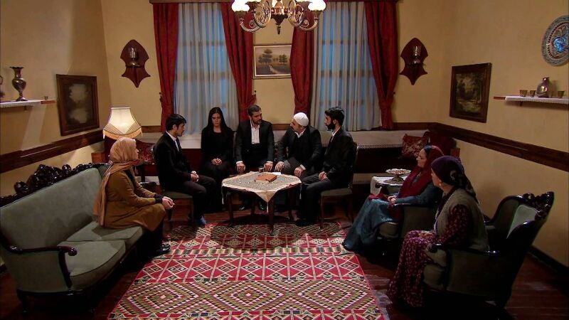 Una boda y un posible divorcio planean sobre la mansión de los Kirman