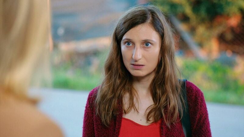 El pasado más oscuro de Nazim aparece en la puerta de su casa