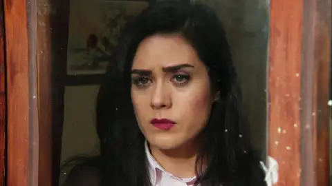 Melek accede a escaparse de la mansión de los Kirman Melek accede a escaparse de la mansión de los Kirman