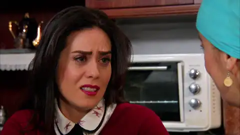 Melek planea celebrar el cumpleaños de Zehra Melek planea celebrar el cumpleaños de Zehra