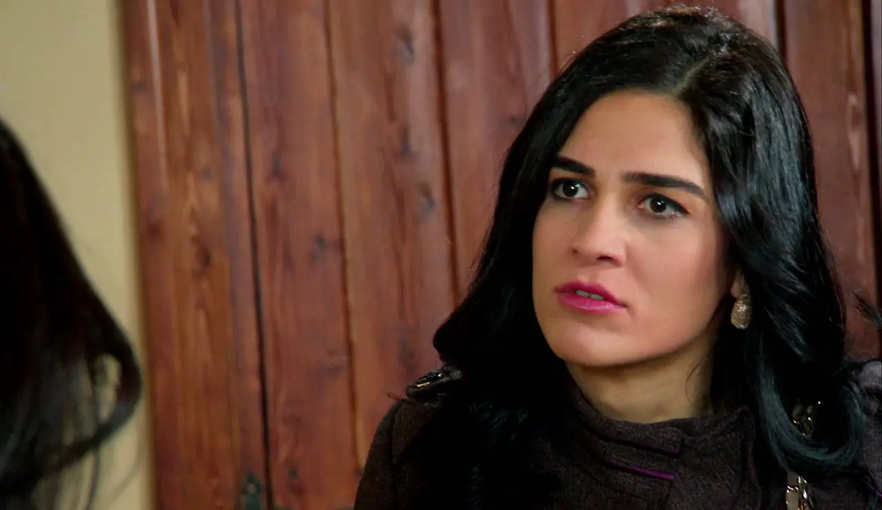 Leyla culpa injustamente a Melek por la pérdida de su bebé y las kirman terminan echándola de ln echándola de la mansión