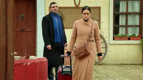 Melek se va para siempre de la mansión de los Kirman Melek se va para siempre de la mansión de los Kirman