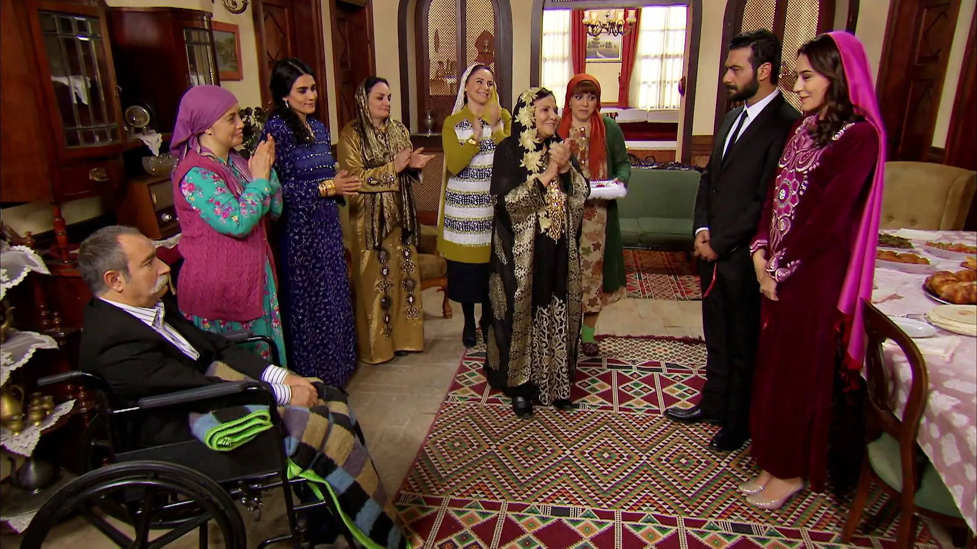 Azad y Havin celebran su compromiso con los Kirman 