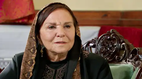 Nujin, a Azad: "Debes recuperar el honor de los Kirman" Nujin, a Azad: "Debes recuperar el honor de los Kirman"