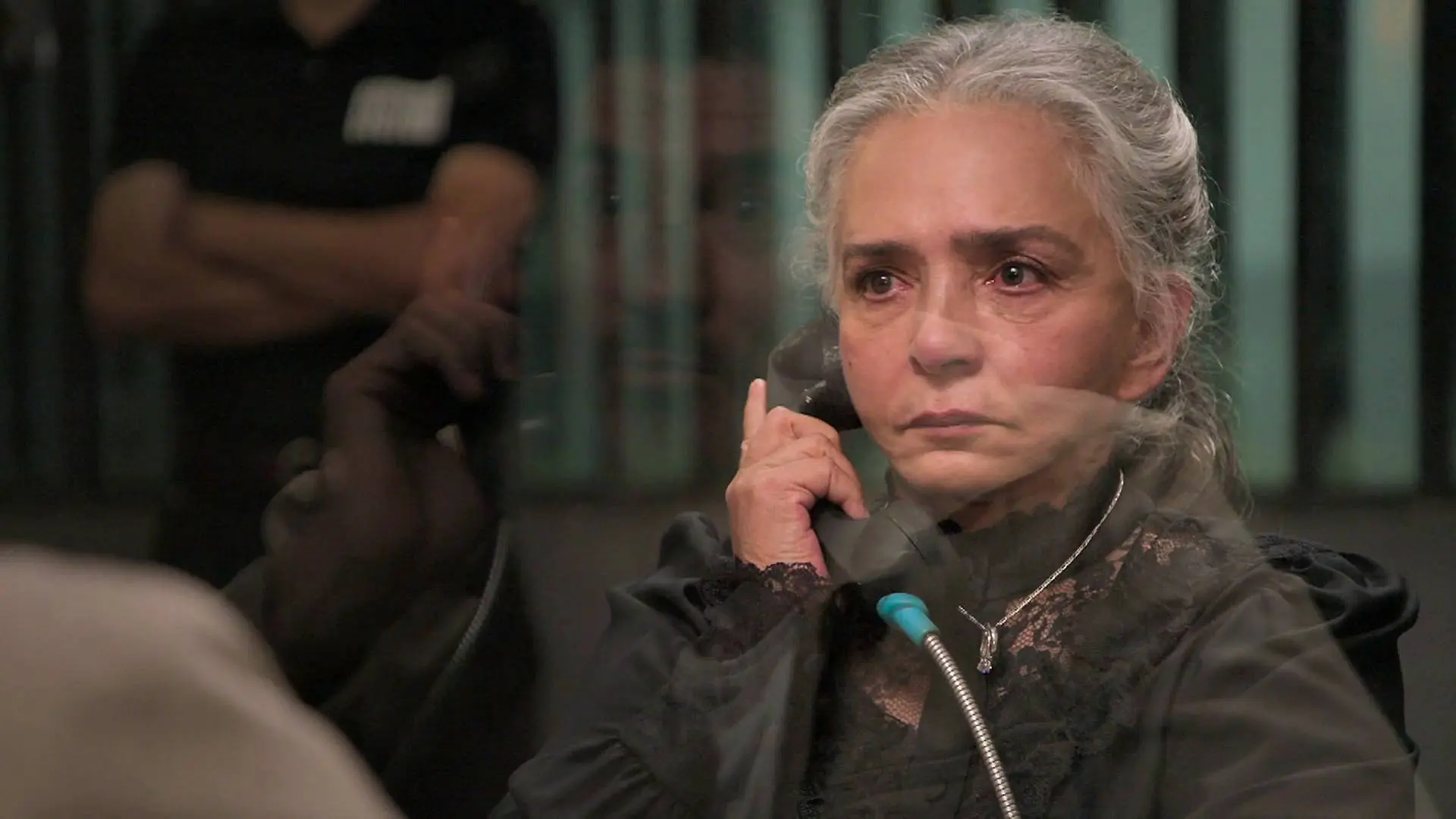 Conchita visita a Augusto en la cárcel