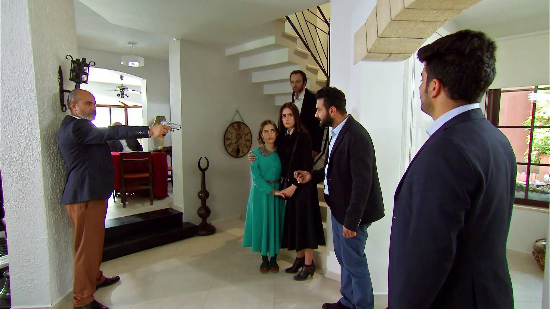 Drama y rescate: Melek y Azad se enfrentan a unos mafiosos para salvar a Zehra