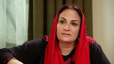 Behiye anima a su hijo a acabar con Azad Behiye anima a su hijo a acabar con Azad