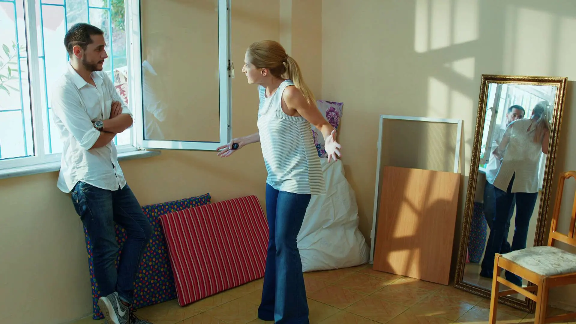 Cihan pide a su hermana Gülfem que no se entrometa en su vida Cihan pide a su hermana Gülfem que no se entrometa en su vida