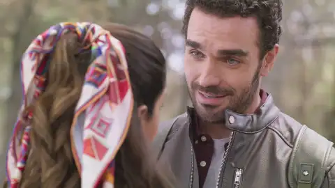 Martín intenta consolar a Alicia: "Eres una mujer extraordinaria" Martín intenta consolar a Alicia: "Eres una mujer extraordinaria"