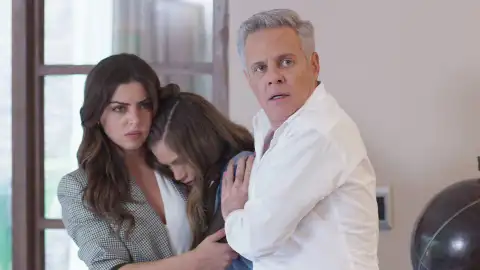 Yuri y Miranda presencian la pelea de sus padres Yuri y Miranda presencian la pelea de sus padres