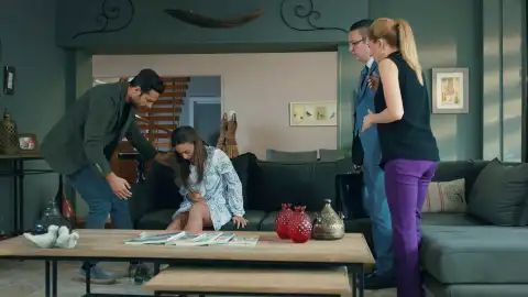 Ömer reclama sus derechos como padre y Gülru sufre una complicación en su embarazo Ömer reclama sus derechos como padre y Gülru sufre una complicación en su embarazo