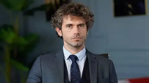Yıldırım Şahin, el primer amor de Azra, amenaza con desestabilizar su matrimonio con Sergen Yıldırım Şahin, el primer amor de Azra, amenaza con desestabilizar su matrimonio con Sergen