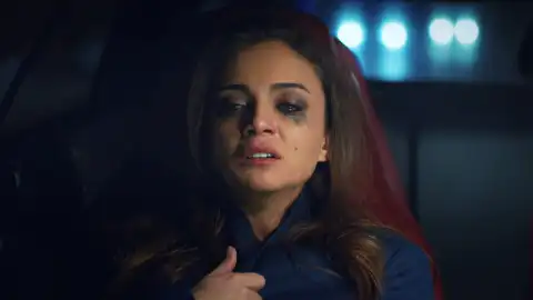 Gülru Guerra de rosas