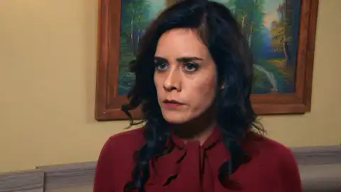 Melek Esposa joven