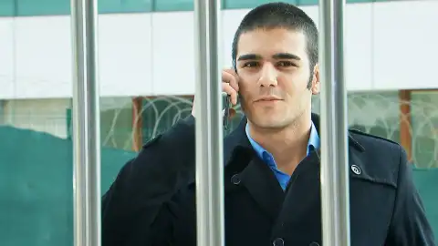 Ali confiesa a Melek sus planes: "Voy a matar a Zehra porque me ha deshonrado" Ali confiesa a Melek sus planes: "Voy a matar a Zehra porque me ha deshonrado"