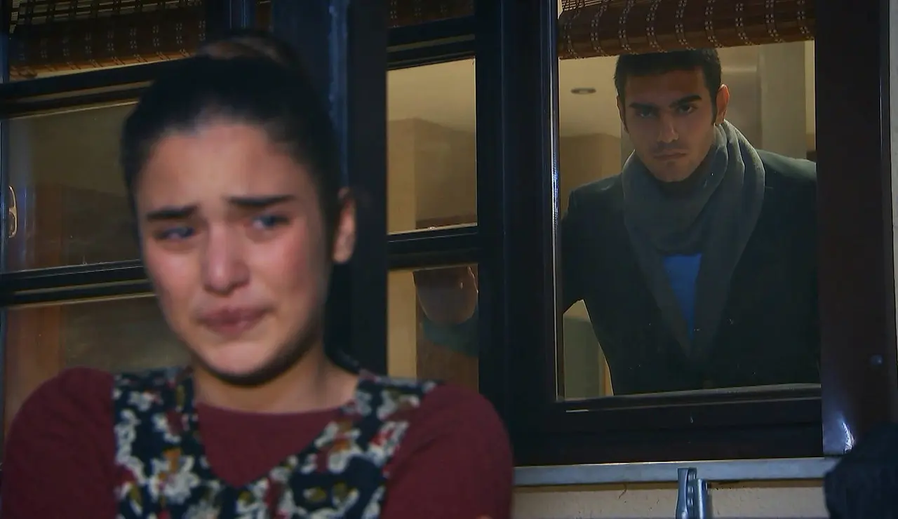 Ali secuestra a Zehra tras burlar la seguridad en la casa de Mirza